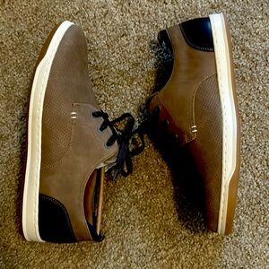 Hawker Rye Fairfax Derby Sneaker 
Size 10.5. Brown/taupe